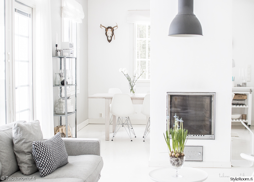 Scandinavisch witte woonkamer met grijze tinten