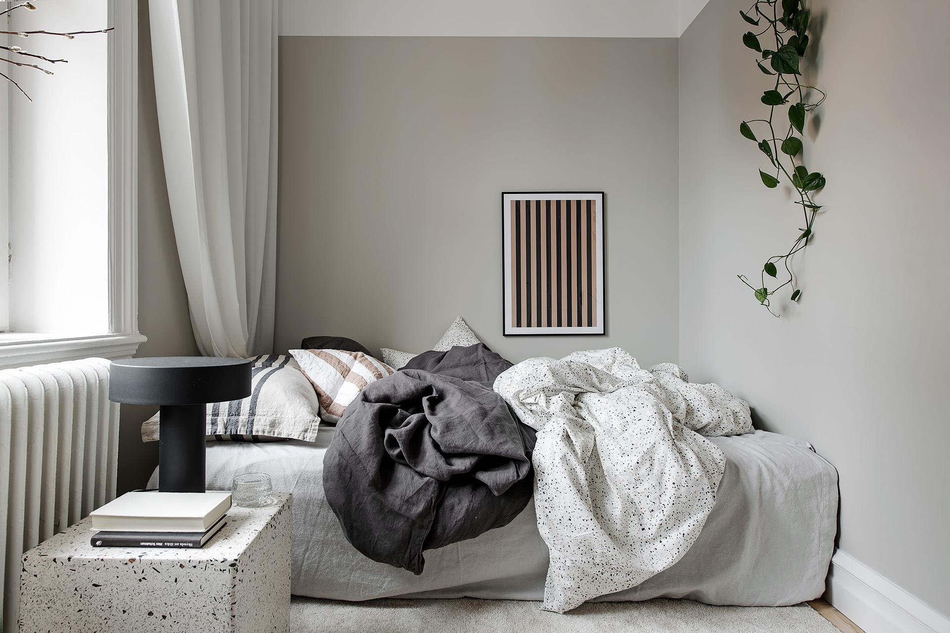 slaapkamer muurkleur inspiratie warmgrijs